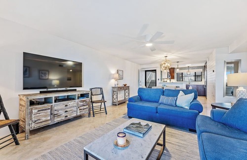 Bethune Beach Eigentumswohnung | Riverfront / Boat Dock / Pool / Walk to Beach / Cedar Island Club