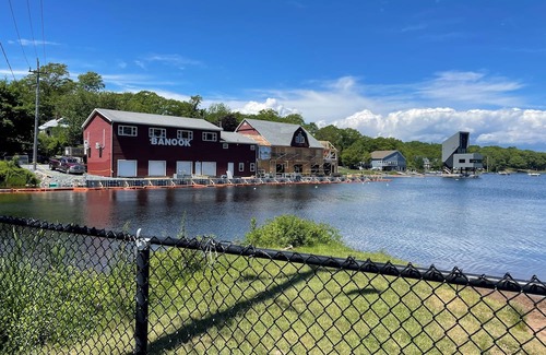 Dartmouth Haus | CharmingBrand new 3-bedroom house with WiFi and AC in peaceful Dartmouth.