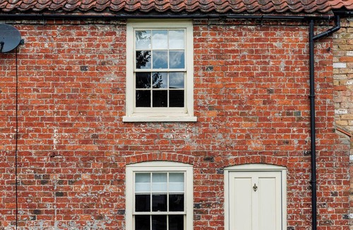 Glentham Hütte | Discover Lincolnshire with a quaint cottage stay.