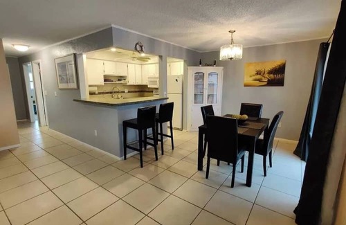 Cypress Lake Haus | Cozy 2-bedroom Condo in beautiful Fort Myers with Pool and Tiki Hut
