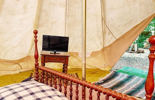 Shinglehouse Wohnmobilvermietung | Glamping Tent in Port Allegany