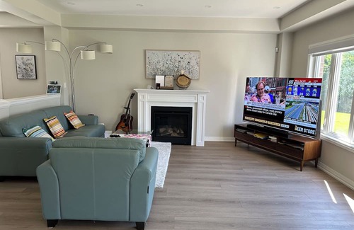 Niagara Falls Haus | K Niagara Guesthouse(Cherry & Mint)