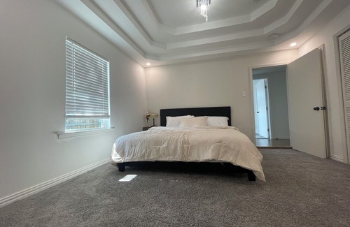 Cedar Hill Haus | Charming 4-bedroom house in delightful Cedar Hill with WiFi, AC
