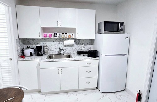 Hialeah Wohnung | Cozy 1-bedroom apartment with AC and WiFi in charming Hialeah