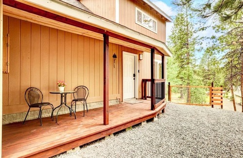 Deschutes River Woods Haus | Private Bend Guest Retreat Near Old Mill District!