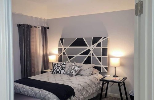 Southside Haus | Stunning & Spacious Sleeps 16 BMT Graduations
