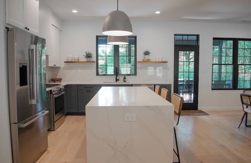 Marlboro Haus | The Noir House: modern new construction in the heart of Hudson Valley