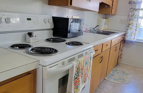 Owosso Wohnung | Family friendly comfortable upstairs apartment