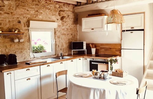 La Chaussee-d'Ivry Haus | Jolie Maison de Campagne à 3 Minutes à Pied du Golf Pour Vous Délasser !