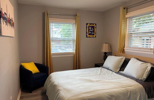 Walker Mill Haus | Spacious 5-bedroom house with driveway & backyard near DC and JB Andrews