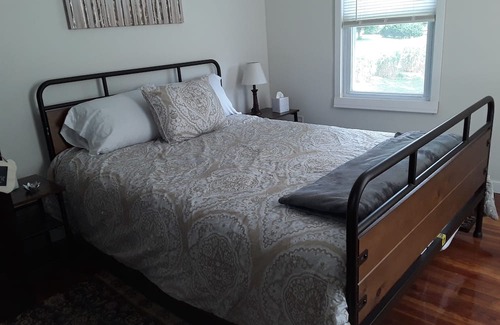 Waterloo Haus | Charming 3-bedroom house in beautiful Waterloo with WiFi, AC. Near many wineries