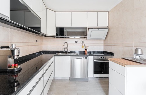 Madalena Haus | GuestReady - Tranquil home near the beach