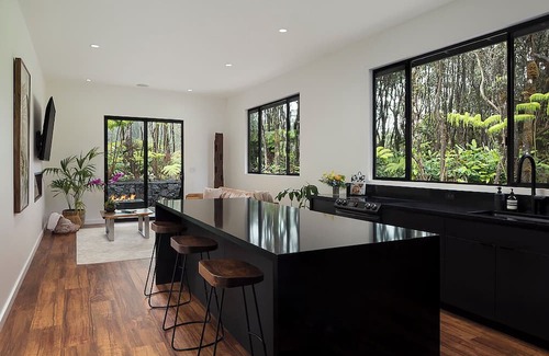 Volcano Kabine | IIWI - A Modern Retreat in Volcano