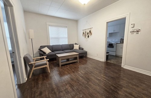 Moose Jaw Wohnung | Best Airbnb in MJ Sleeps 2 Parking Coffee