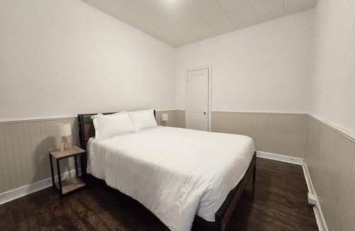 Moose Jaw Wohnung | Best Airbnb in MJ Sleeps 2 Parking Coffee