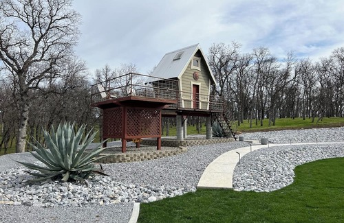 Cottonwood Haus | Private Estate and Venue. Perfect for large groups, family reunions and weddings