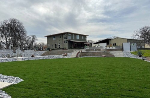 Cottonwood Haus | Private Estate and Venue. Perfect for large groups, family reunions and weddings