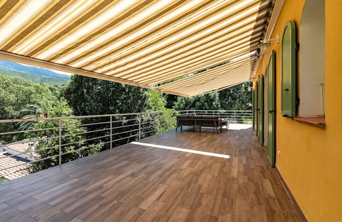 Tavaco Haus | Paravano - maison climatisée avec piscine