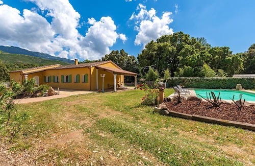 Tavaco Haus | Paravano - maison climatisée avec piscine