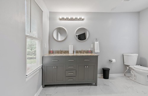 Woodbourne-McCabe Haus | Luxury Stay on Woodbourne