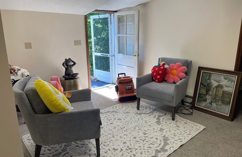 Bristol Wohnung | Cozy apartment close to ESPN Bristol & Lake Compounce CT