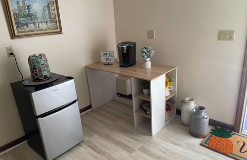 Bristol Wohnung | Cozy apartment close to ESPN Bristol & Lake Compounce CT