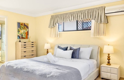 Stretton Haus | 5 BR family house close to Highway and mall