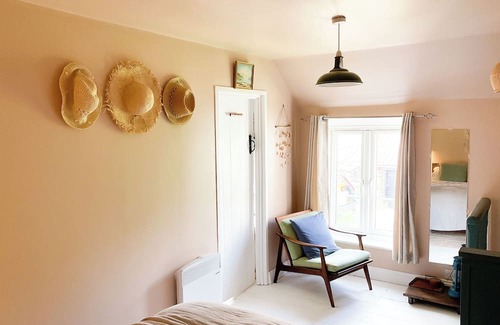 Winterton-on-Sea Hütte | Rustic Coastal Fishermans Cottage, 2 mins walk from Norfolk Beach. *NEW LISTING*