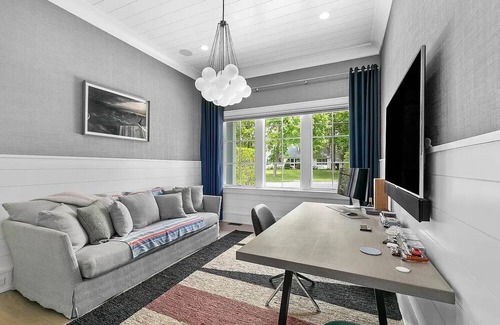 Wainscott Haus | South of the Highway Wainscott - Modern FarmHouse...Walk to the Beach