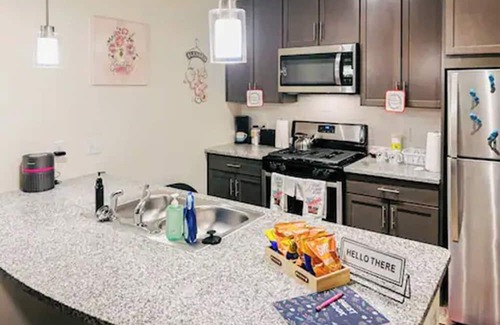 Texas City Wohnung | Seaside Serenity near Galveston with pool & Parking