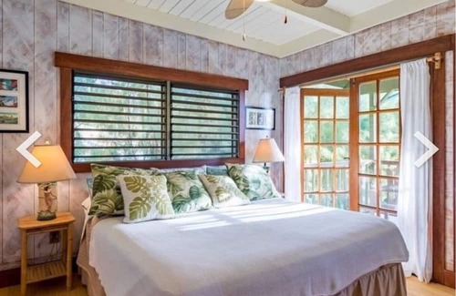 Wainiha Haus | Beachfront Pool, Hot Tub, ocean & Mt Views 2 bd 2 br + Lanai Bali bed Peaceful