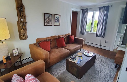 Lubec Hütte | Sunrise. Sunset. Ocean breezes and open windows. Easternmost spot in the USA.