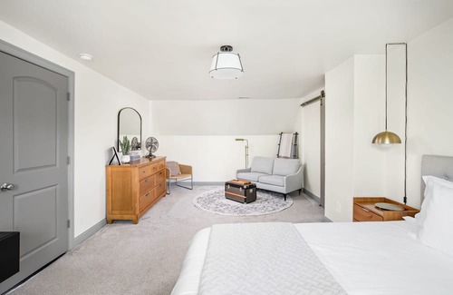 Windsor Park Haus | Windsor Manor, Beautiful Space with Great Rates