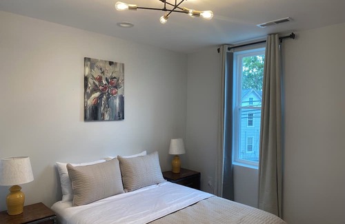 Moravia-Walther Haus | Close to all major universities and Hospitals in Baltimore. Perfect for family.