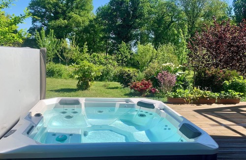 Castandet Haus | Maison de Vacances Design Avec Piscine Chauffée et Spa