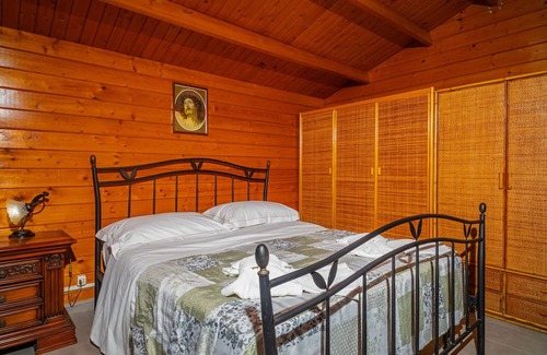 San Giorgio-Librino-San Giuseppe la Rena-Zia Lisa-Villaggio Sant'Agata Skihütte | Chalet 'Vaccarizzo Beach Garden' with Private Terrace, Wi-Fi and Air Conditioning