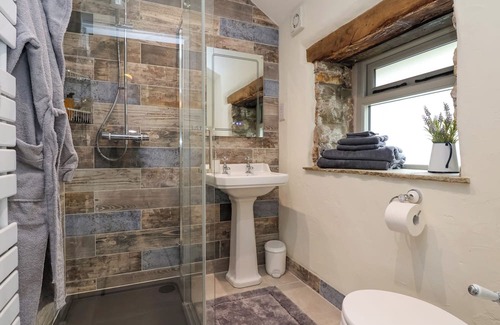 Farlow Hütte | BURROWS END, pet friendly, with open fire in Cleobury Mortimer