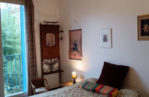 Combat Haus | Your Country Home in Paris !