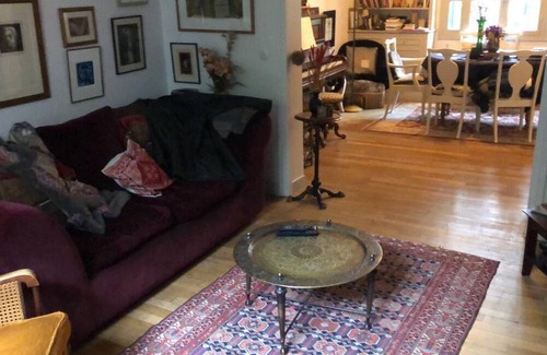 Combat Haus | Your Country Home in Paris !