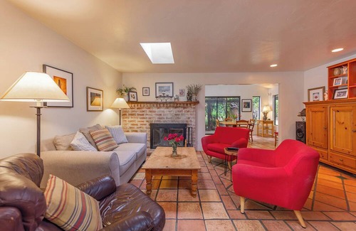 Ojai Haus | Ojai Home in downtown NEW LISTING DISCOUNT! 2 bedrooms - sleeps 4 - 2bathrooms