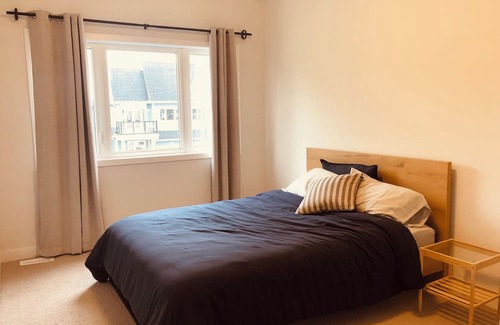 Wellington Haus | Modern, spacious and new home in Wellington - walking distance to all amenities!