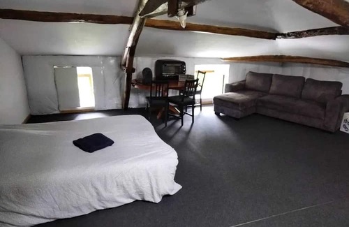 Prat-Bonrepaux Haus | Homerez - Spacious house for 8 ppl. with garden and terrace at Prat-Bonrepaux