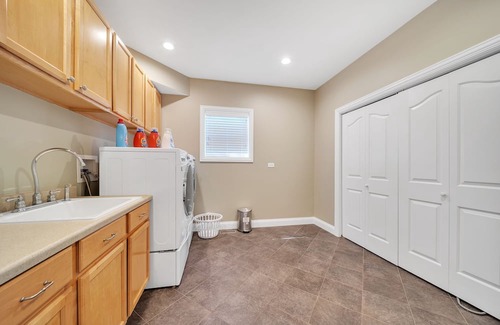 Plato Center Haus | Spacious 5BR Family-Friendly Oasis w/ Hot Tub