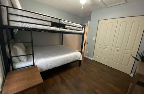 Kettering Haus | Friends & Family Oakwood-Kettering, UD Home 2Bd2Ba