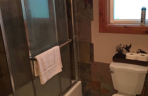 Kalispell Hütte | Welcome to Creston Country Cottage, your gateway to an enchanting retreat!