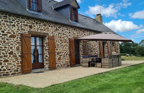 Mont-Saint-Jean Haus | Gite Familial Avec vue sur la Foret et Proximité D'un lac à 4 KM