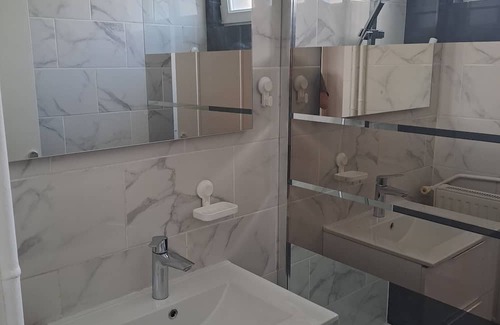 Thiais Wohnung | Un Appartement 7 Personnes Agréables et Tranquille, Bien Desservis