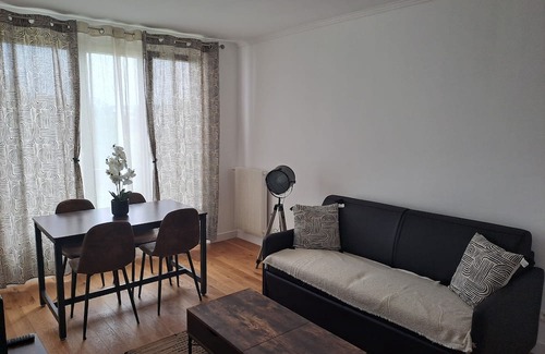 Thiais Wohnung | Un Appartement 7 Personnes Agréables et Tranquille, Bien Desservis