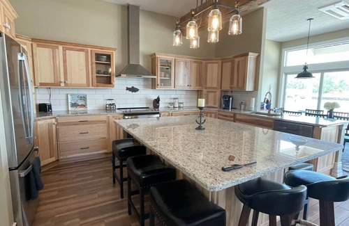 Grand River Haus | Thistle Marina beautiful remodeled historical building in Grand River, OH