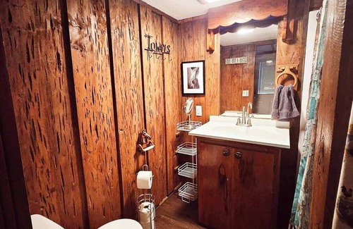 Highlands Sonstige | Charming and cozy Rustic farmhouse . Centrally located !